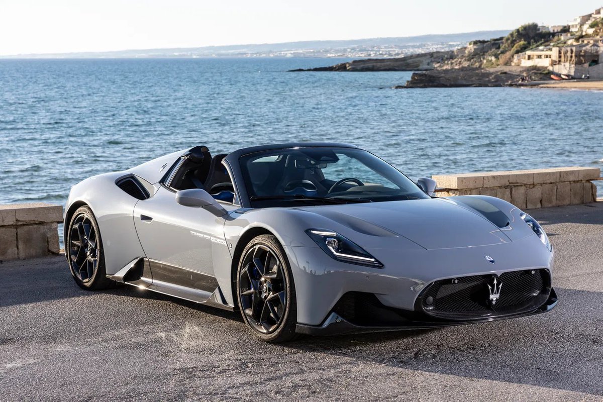 GordonMercedes9's tweet image. #MaseratMonday GranTurismo Trofeo or the MC 20 Cielo
Both have a 2992cc, V6 twin-turbocharged engine with 550 and 621 bhp., Same top speed. And the cheaper Coupe comes with four wheel drive and four seats. ( I'm saving up )