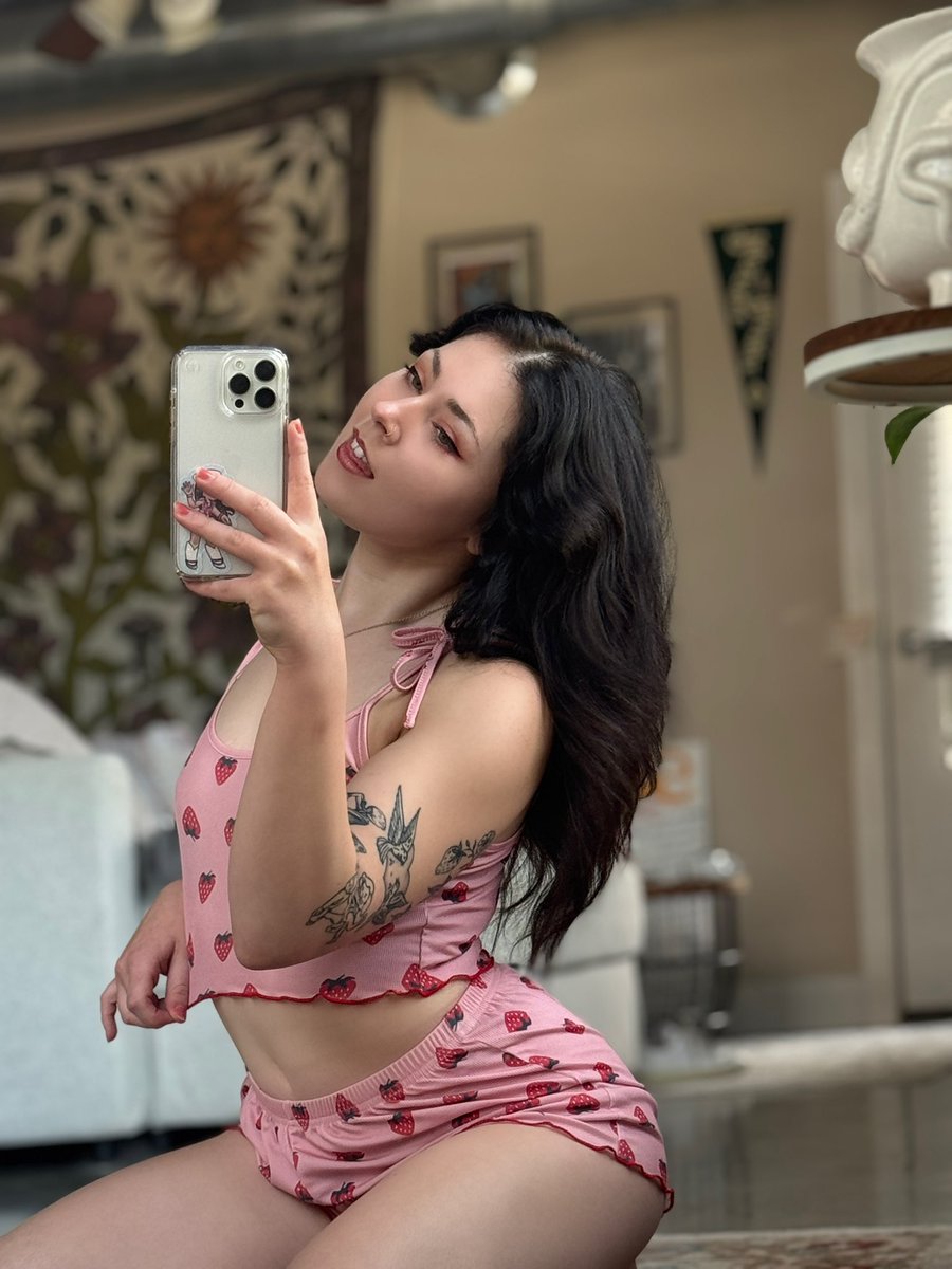 jaelalaray's tweet image. 🍓🍓🍓