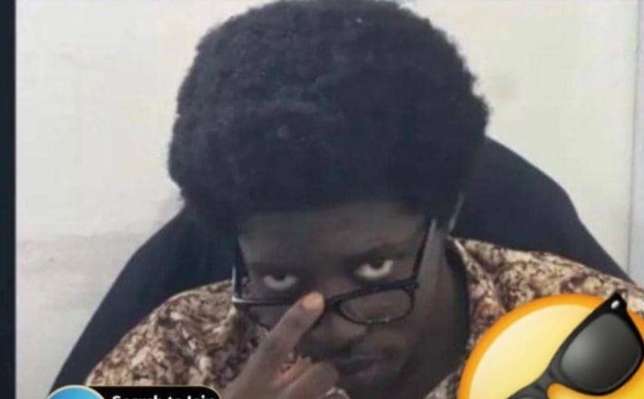 LAMINEYAMA62's tweet image. Person hustle take woman go vacation, then take pictures way woman still crop en head off 😂😂😂 fear 😨 women