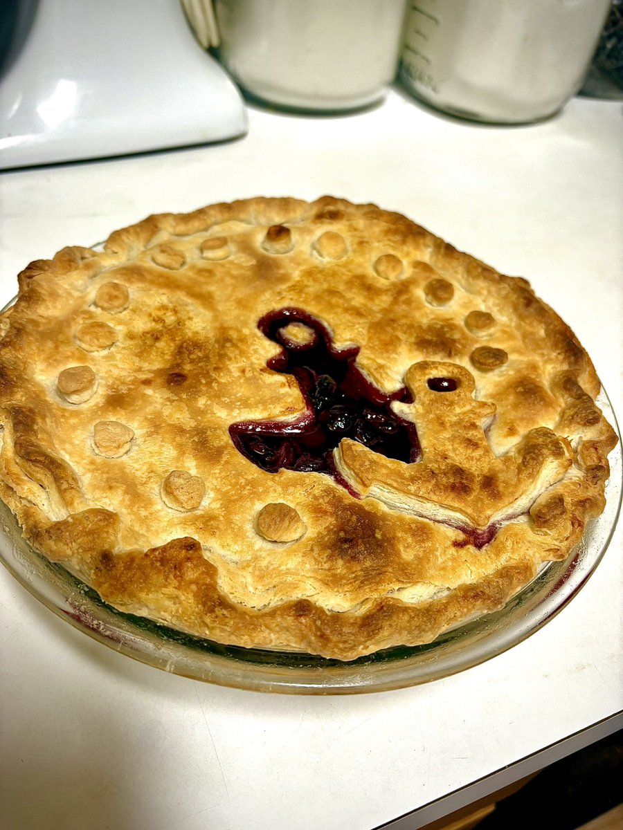 MistiDewdrop's tweet image. I showed you my pie. Please respond.