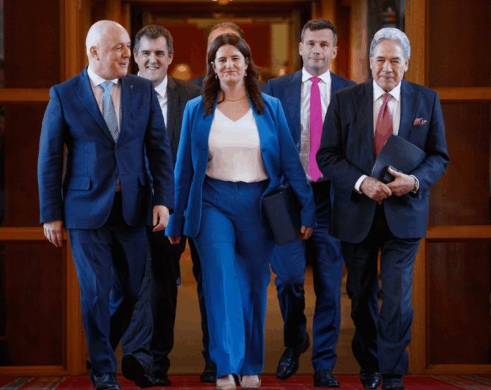 CitizenBomber's tweet image. Can we please pause and consider what the Gold Visa and changes to Overseas investment add up to? | The Daily Blog buff.ly/Y4ZJLer
#nzpol