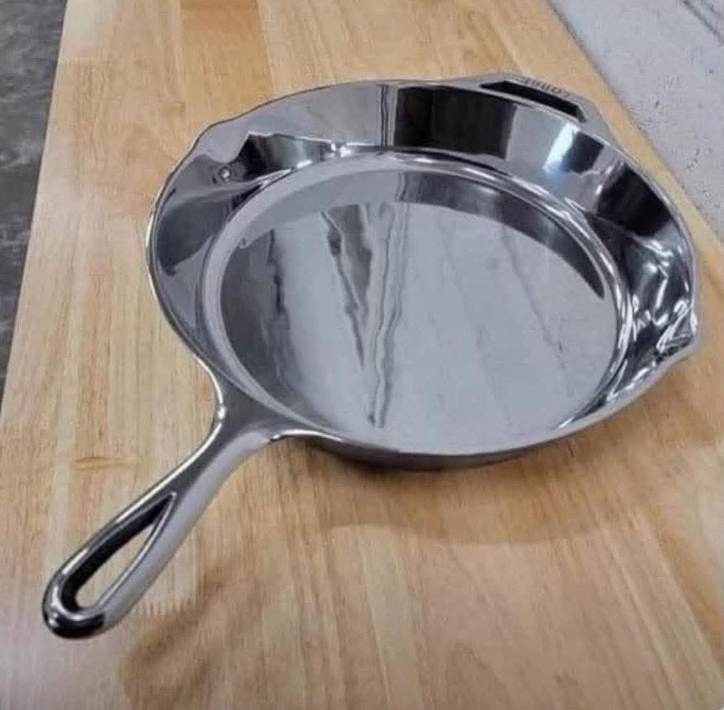 My daughter and son in law work very hard at providing for their family. So once a week I clean their house from top to bottom. My son in law cooks everything in cast iron when possible.
Today I got to one skillet and it was nasty.
With a little bit of elbow grease, I got it