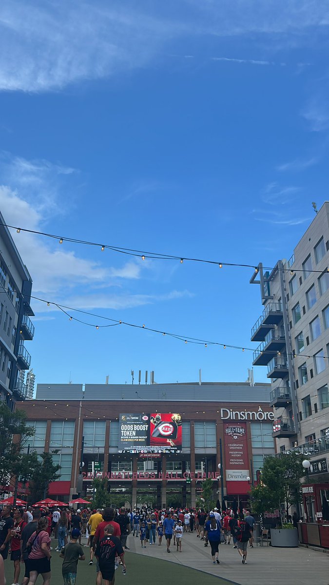 geemc__'s tweet image. Cincinnati, I am inside you