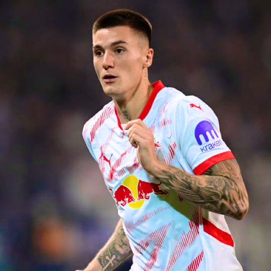 Mercado_Ingles's tweet image. 🚨💰 Newcastle prepara una oferta oficial de £64M por el traspaso del delantero Esloveno, jugador del RB Leipzig, Benjamin Sesko (22). [Foot Mercato]