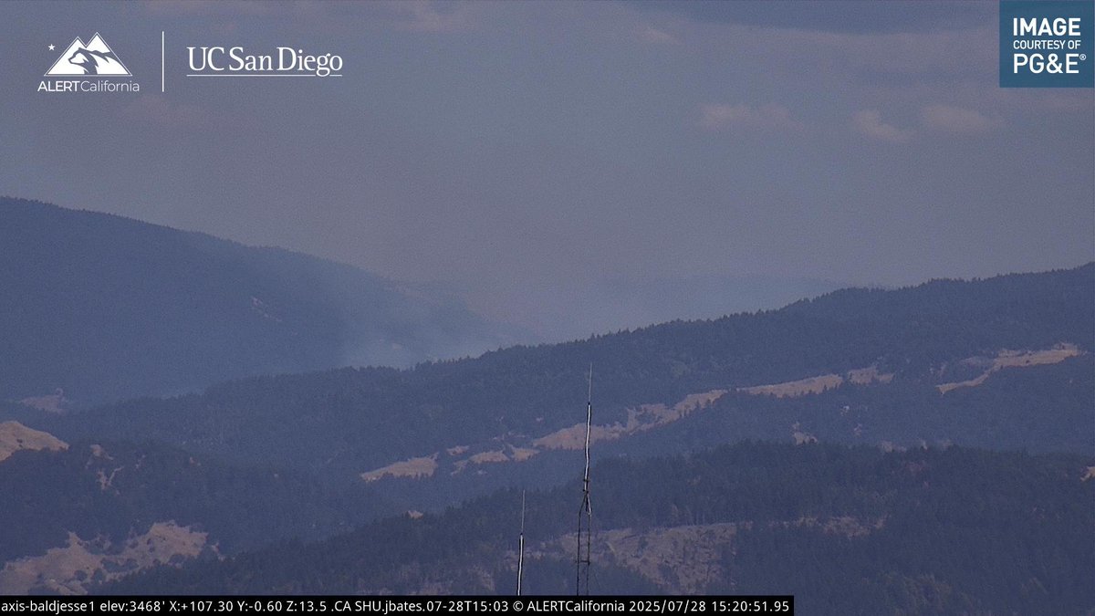 New start in Humboldt County off Highway 36 near the County line.

This is the #BerryFire and is 5 acres in grass/timber moving at a moderate rate of spread. 1 additional type 1 air tanker has been requested by Air Attack.