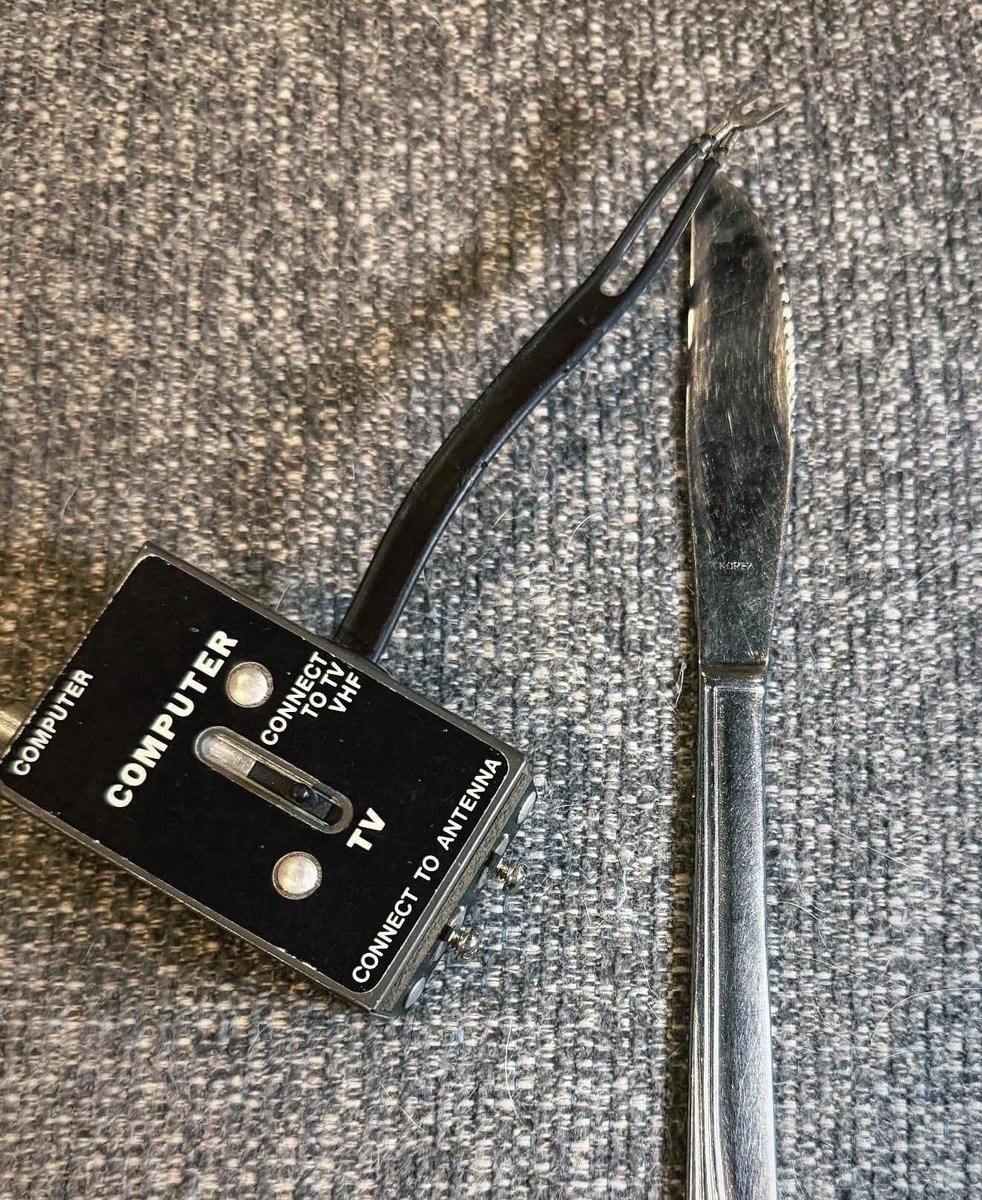 Big Ray Hernandez (@bigrayhernandez) on Twitter photo I’m (this is how I connected my video game console to the TV) years old.
#OGGamer I’m (this is how I connected my video game console to the TV) years old.
#OGGamer