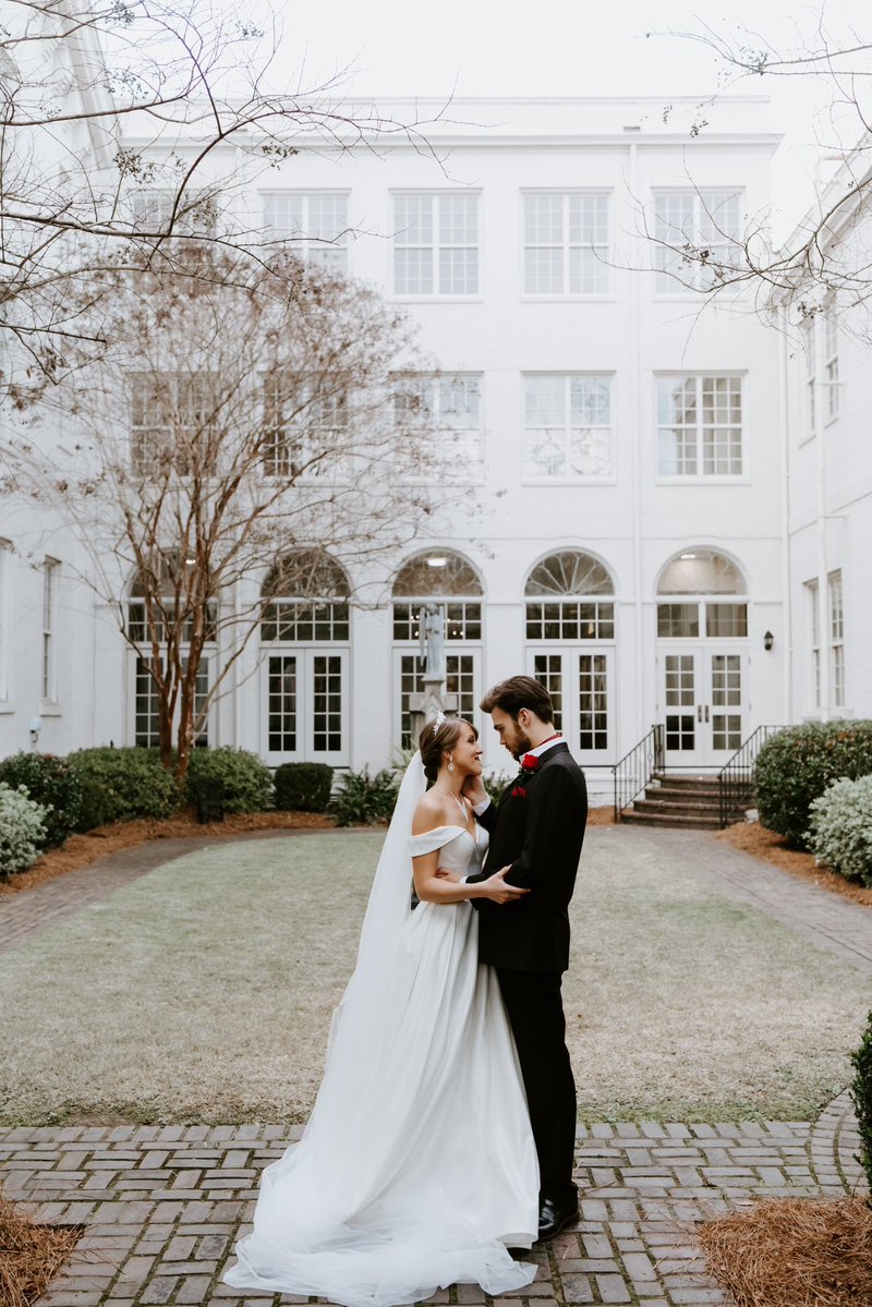 emlwaters's tweet image. How it started (2022) ✨
vs
How it’s going (2025) ♥️ ♥️
Love God. Get married. Have kids.