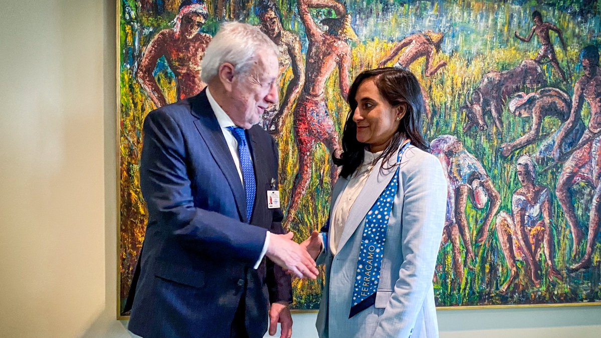 Minrel_Chile's tweet image. En el marco de la conferencia de alto nivel sobre Palestina y la solución de dos Estados, el ministro Alberto van Klaveren sostuvo un encuentro con su contraparte de Canadá, Anita Anand.