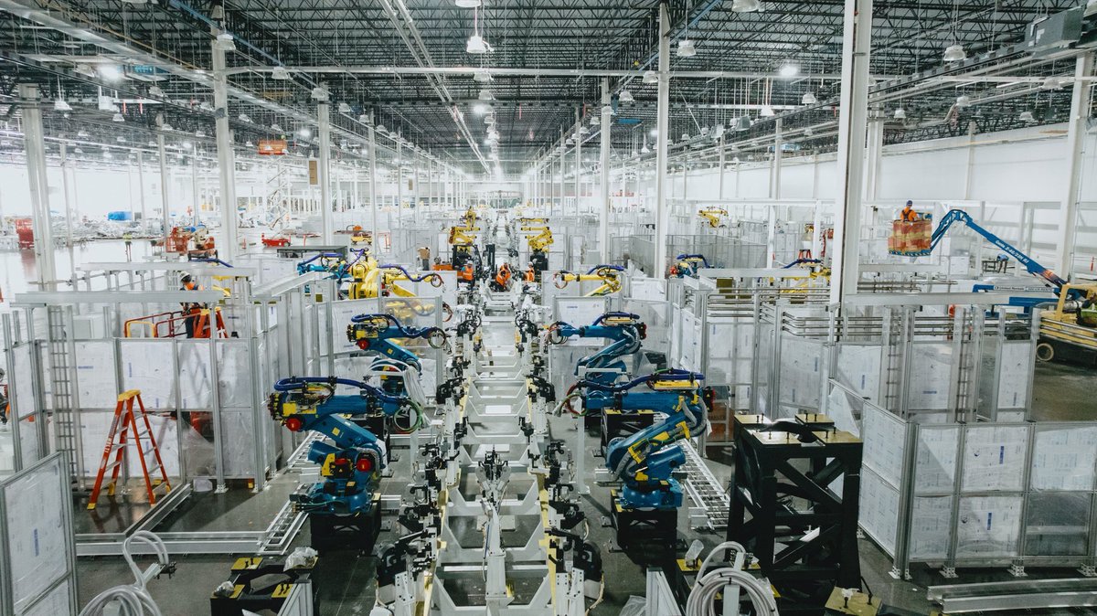 New R2 body shop and vehicle assembly lines on track! Supplier park is also progressing rapidly!!