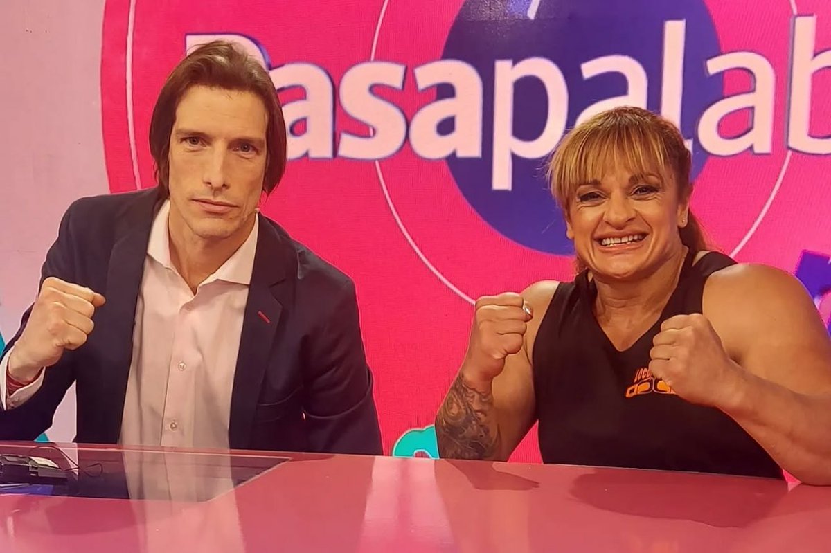 Hoy 23:15 Hs 
#Pasapalabra 🗃️
Con la participación de la Locomotora Oliveras , un programa inédito que no se pasaba por su estado de salud , hoy sale para recordarla