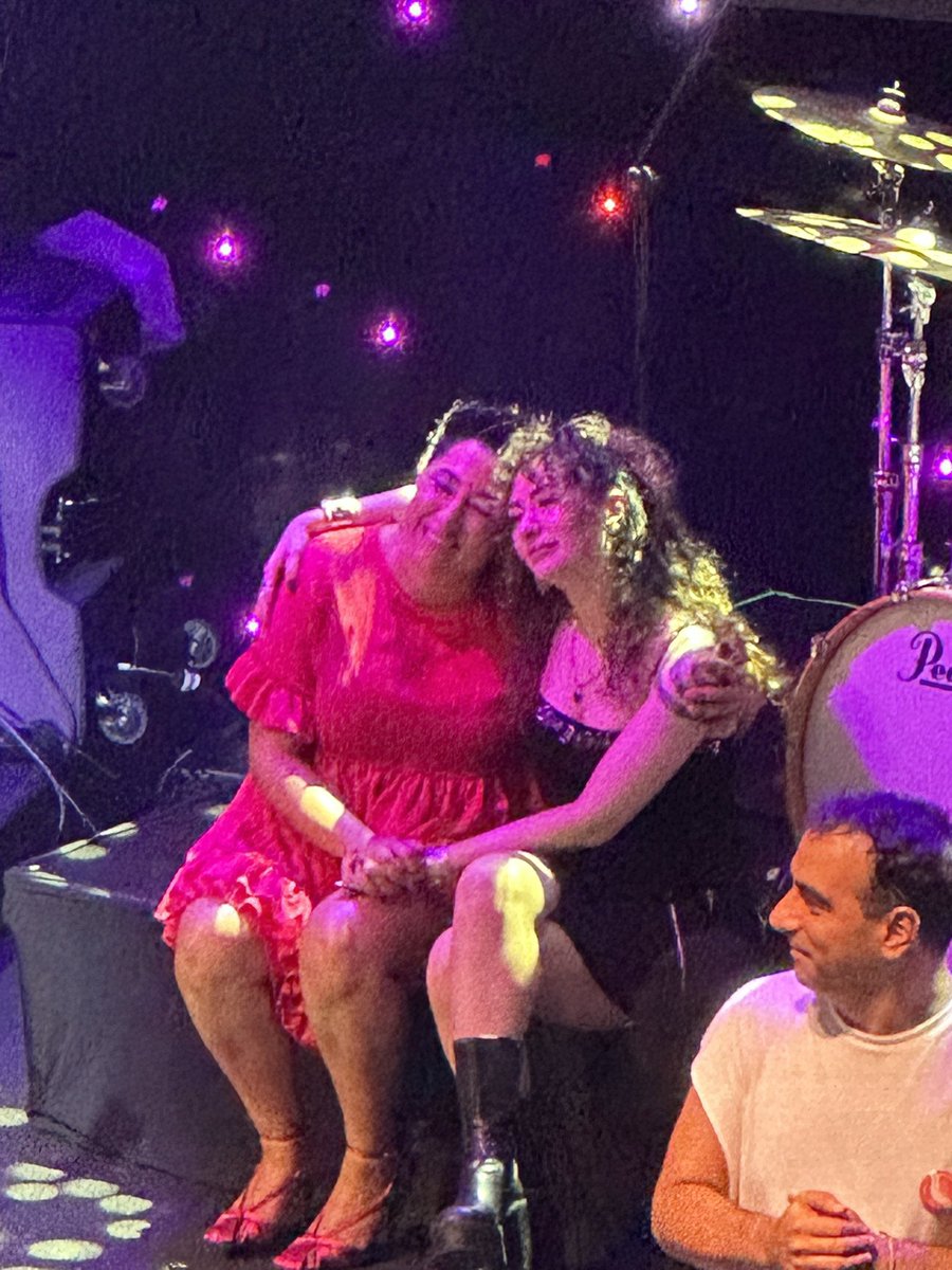 DÜNYANIN EN TATLI İKİLİSİ <a href="/SenaSenerMusic/">Sena Şener</a> <a href="/kalbenben/">Kalben</a> 💗🖤