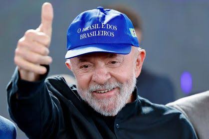 🚨URGENTE: Depois das tarifas do Donald Trump, o Presidente Lula (PT) voltou a registrar aprovação maior do que rejeição. Quantos comentários consigo com BANANINHA REELEGEU O LULA?🇧🇷👍😂😎

👍Aprovação 50% (+4)
➖Desaprovação 47% (-4)

🗞️CB Consultoria