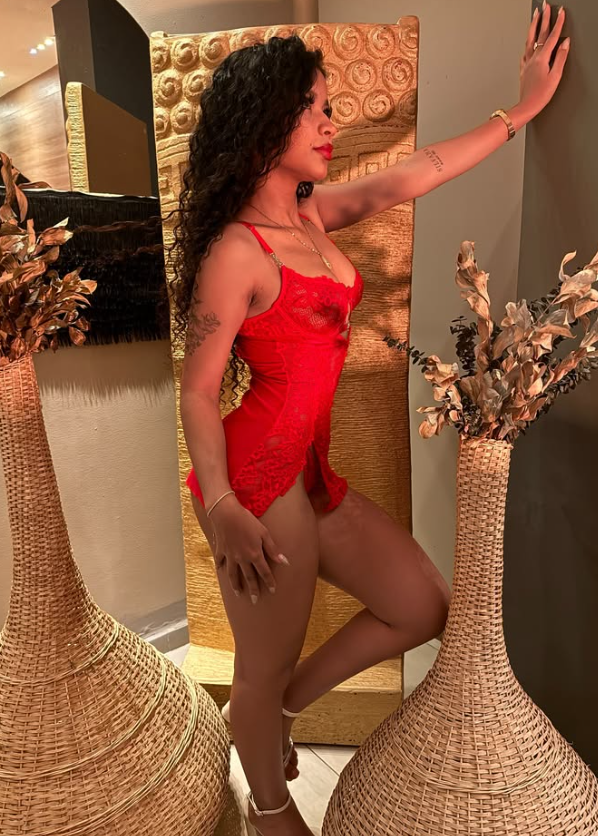 HoustonModelCM's tweet image. 💫 Live now… with the kind of look that makes you forget everything but me 💋
cmgo.live/me/sophie-hous…