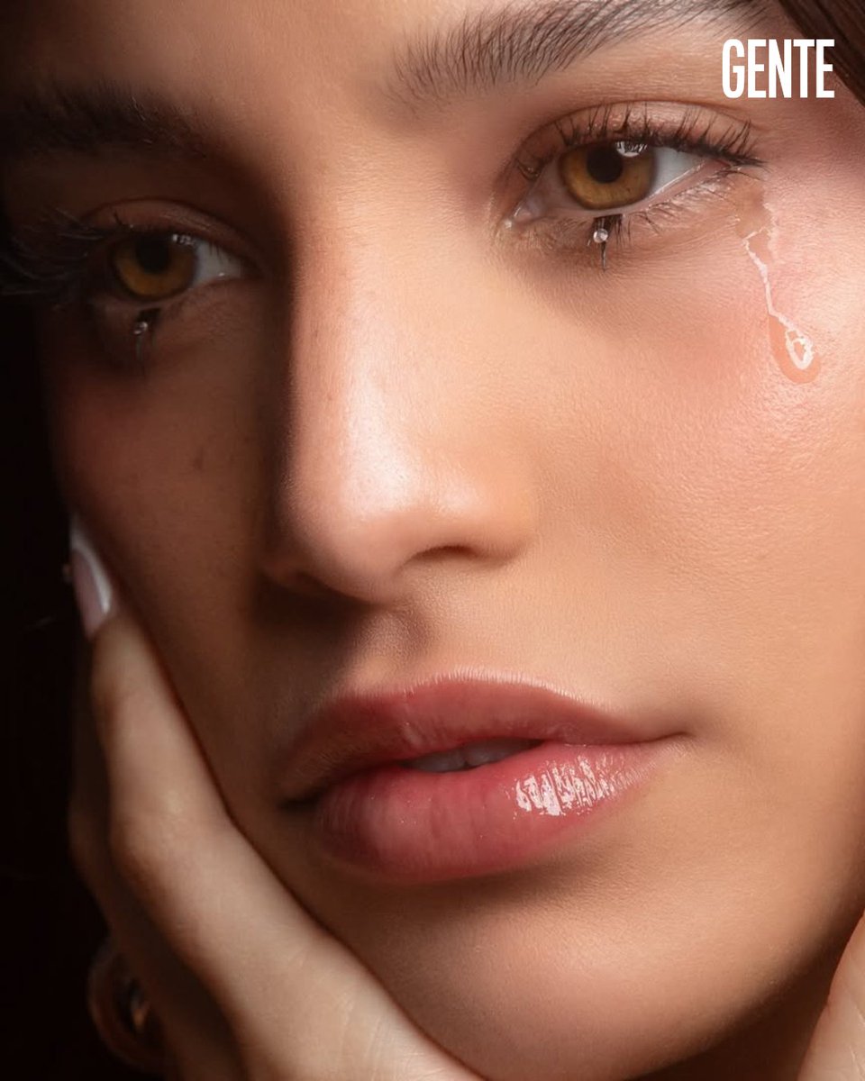 Parte de la carta abierta de Emilia:

"Me dijeron que soy un producto. Que solo “sirvo” para ser “linda”. Que tengo que estar siempre hot, pero no tanto. Que tengo que tener los mejores números, que no escribo mis canciones, que tengo que hacer otra música.

Con este EP hice lo