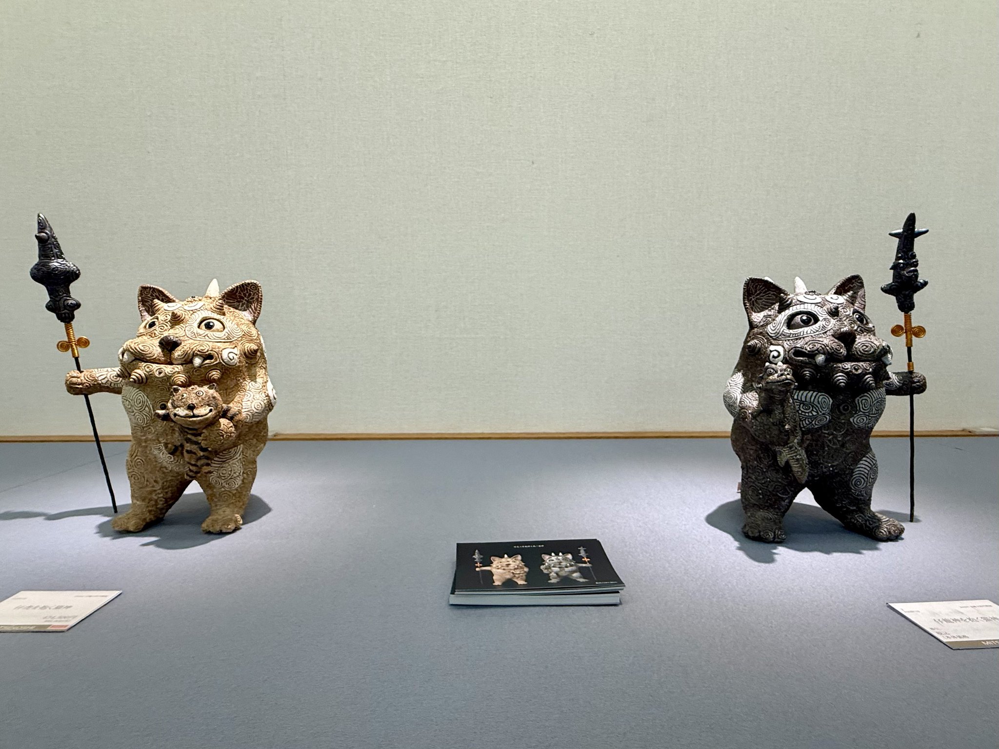 哲*人様 田崎太郎　陶芸　メンダコ　ネコ　めんだこ　猫　ねこ 三毛猫神 / 田崎太郎 | 小宮山書店 KOMIYAMA TOKYO | 神保町