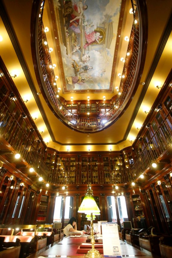Al único sitio del Congreso de los Diputados al que se puede acceder libremente es a la biblioteca, pero solo si está usted haciendo un trabajo de investigación o doctorado, entre otros.