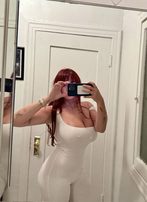 2 pic. Night out https://t.co/E9hHOAbBgQ