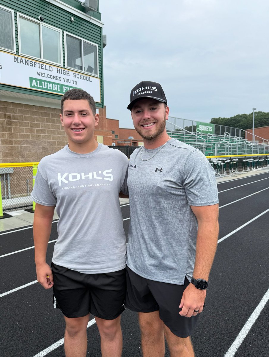 NickMarini37's tweet image. Awesome weekend at the @KohlsSnapping camp! Learned so many techniques to improve my snaps! Thank you @SethGlausier for a great time!
@KohlsHighlights @cbrownandovere1 @ChrisPowers1937 @CoachRexyBBOL @CoachWNickCC @CoachChaim_BAT @NE6FB_Recruits @dontcallmejr