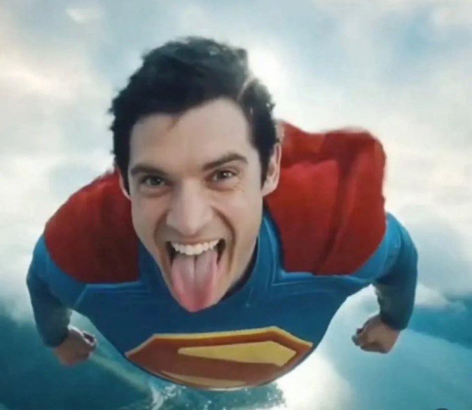 FeilexYT's tweet image. Estuve viendo mis videos actuales y videos antiguos... Estoy muy orgulloso de como he mejorado en la vocalizacion, sobre todo la letra R que es la que más me costaba pero todavía tengo que pulirla un poquito junto a la D. Estas dificultades son por un accidente que tuve de niño.