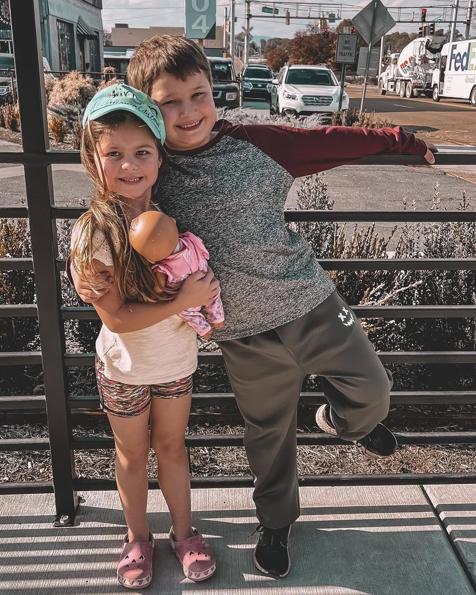 FxFeeds's tweet photo. The adventures we have - are some for the books. I hope the kids never lose their closeness. ❤️ https://t.co/oLBnTwTDCq