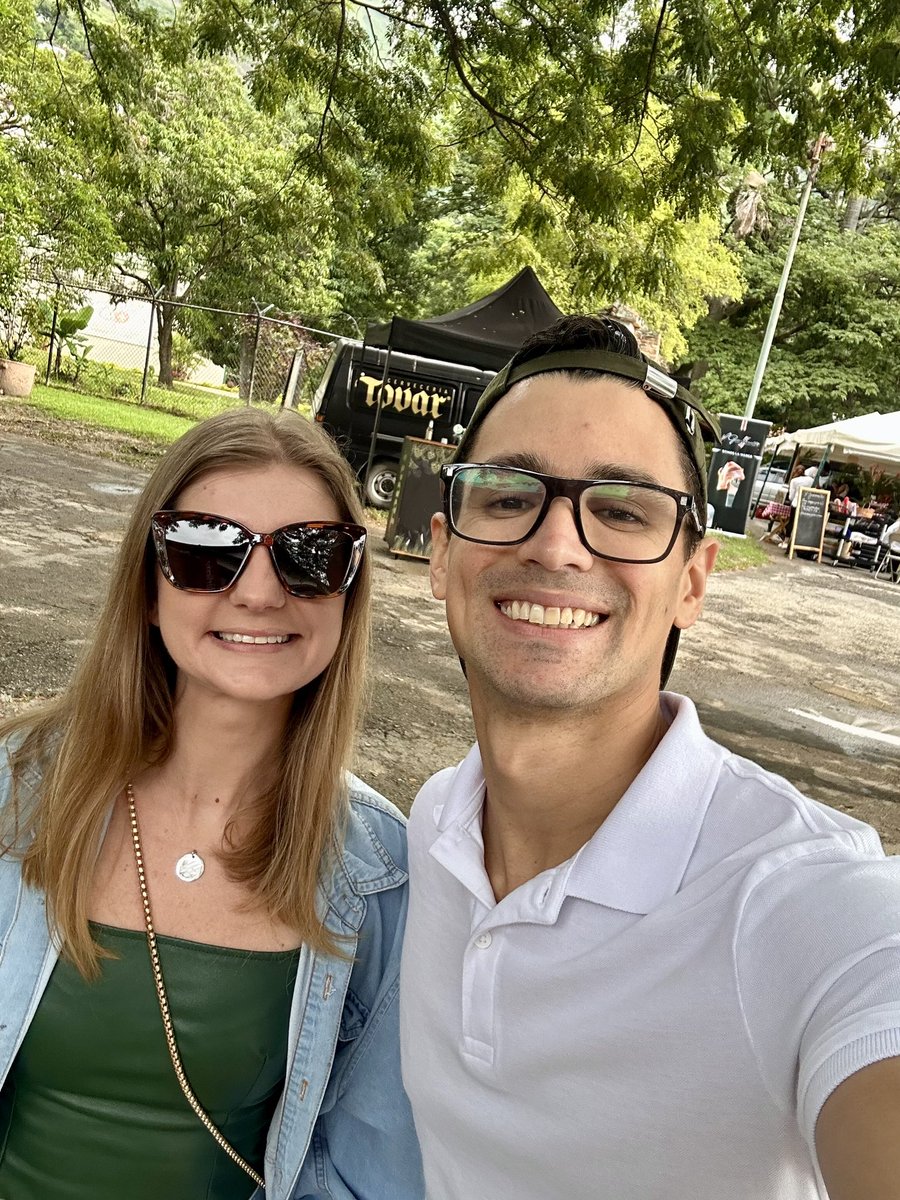 Katty Kanzler, la creadora de Venezolario, es una chama que le está echando un camión para promover la venezolanidad y a su amada Colonia Tovar. Es un gusto coincidir con gente como ella.