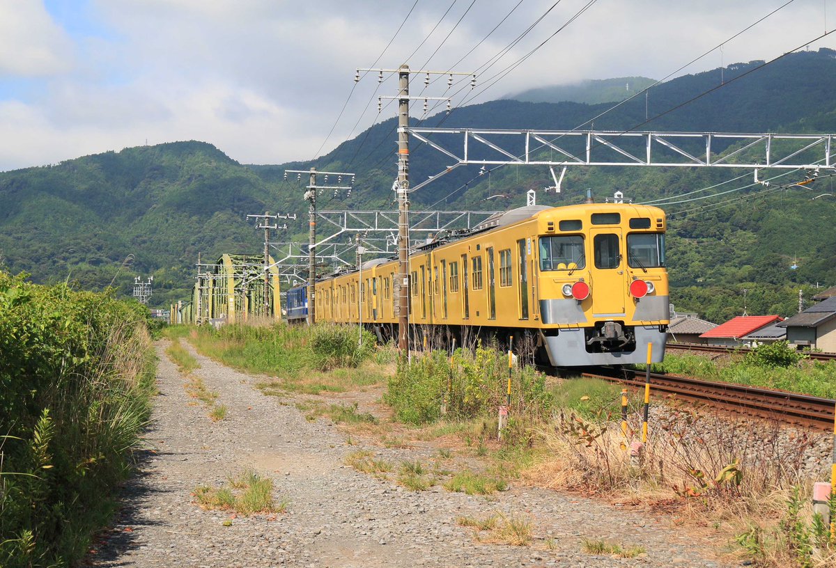 昭和47年度ヒット賞 鉄橋をわたると涙がはじまる Amazon.co.jp: 鉄橋をわたると涙がはじまる[EPレコード 7inch