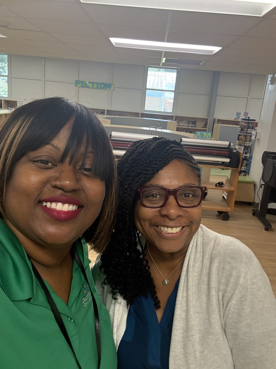 First day back with our amazing educators! We kicked off the new school year with an inspiring convocation. I also had the opportunity to facilitate a professional learning session on differentiated instruction at Hawthorne ES! What a great day! 

#DCSD #BackToSchool #PLMatters