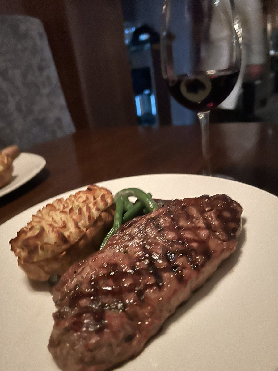 GDAWG5000's tweet image. Turned 41 today 🎂
Great day with the fam. Positive vibes and a good steak is all ya really need.
Bonne Chance!