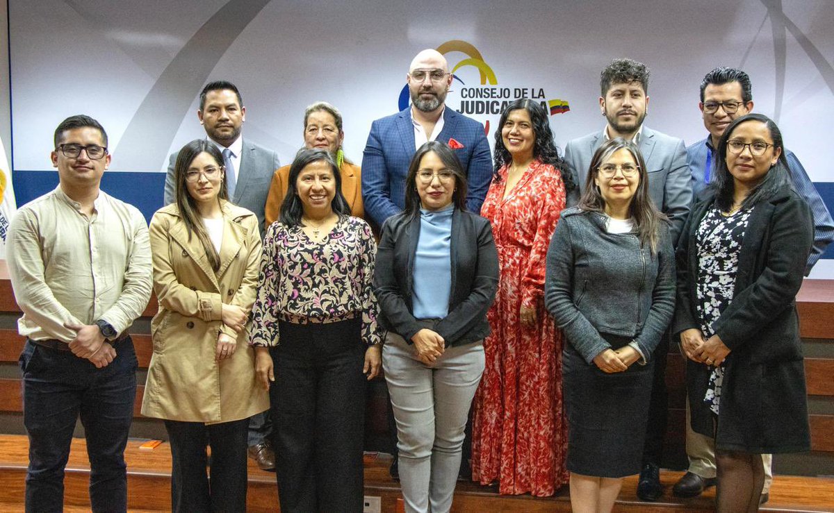 CJudicaturaEc's tweet image. 📊| #CalidadEstadística
Esta tarde, el @CJudicaturaEc recibió la Certificación de Calidad en la Producción de Estadísticas Judiciales, por parte de @Ecuadorencifras. El acto contó con la participación del presidente @MarioGodoyEc y la vocal @ymyupangui.
El proceso de…