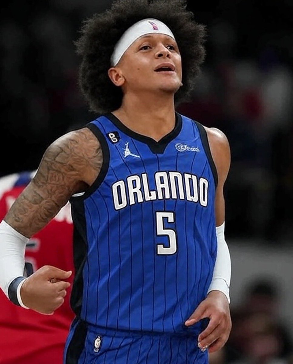 4MissedFTs's tweet image. I wanna just once wanna see @Pp_doesit walk on to the court in a giant ass afro