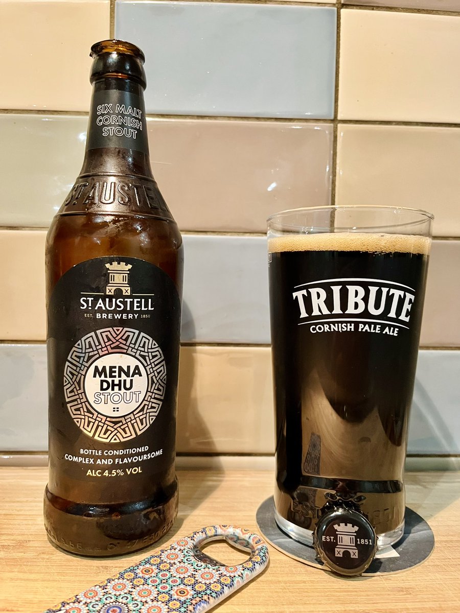 Bilcro's tweet photo. #ModerateMonday kicked off with a 4.5% ‘Mena Dhu’ Cornish stout from @StAustellBrew. Light but complex with lively malty chocolate and coffee notes. A belter!🤩
Cheers!🍻
@cb_phil @CATbrew13 @pcr123 @CorkBeer @mjpm67 @keefmullin @ephoustonbill @PaulOBrien10 @FiShoop @badhopper https://t.co/WP8e9tqnRT