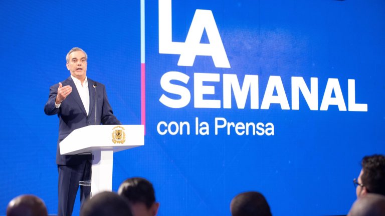 acentodiario's tweet image. Abinader anunció que reenviará al Congreso con una serie de observaciones la Ley de Residuos Sólidos, cuestionada por sectores empresariales y legisladores que evaláun que ella favorece a algún monopolio privado en el manejo de desechos.
Más en acento.com.do/actualidad/abi… #Acento