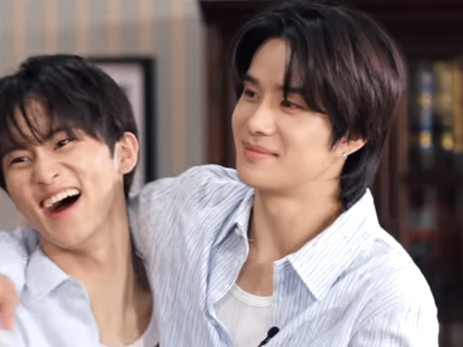 minikiiro_'s tweet image. I fell for you and i am still falling