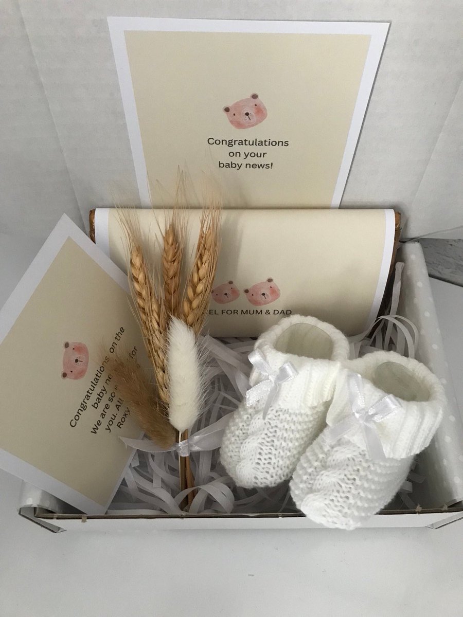 Congratulations on your baby news 🐻🤍 babygiftmarket.etsy.com/listing/154999… #Earlybiz #Shopindie #Craftbizparty