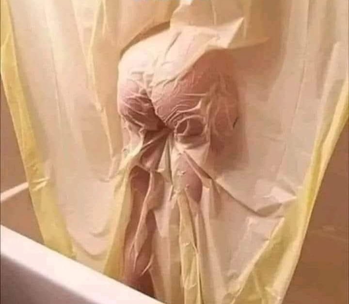 Triste ..... llorando en el baño.
Váyanse todos!