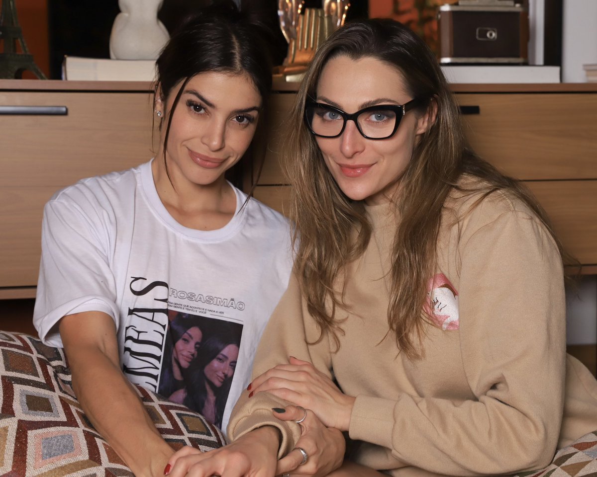 pontoacaoofc's tweet image. [PONTO OFF] Reagindo a mais um Ponto Off de Xeque Mate. Que delícia voltar no tempo com Natália e Sofia e ver aonde tudo começou. Prontos para assistirem? Vídeo já disponível no canal! 💛✨

🔗: youtu.be/QXFfoNLI8q0?si…