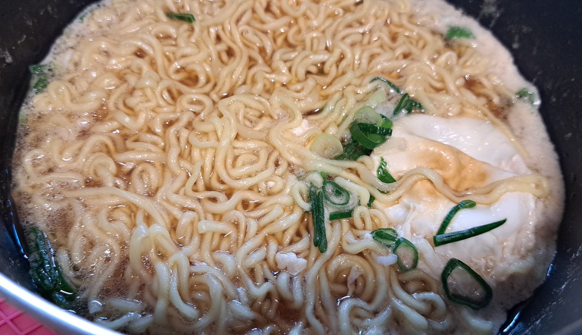 shio_low406's tweet image. 映えないけど美味しい朝ごはん、いただきます😂