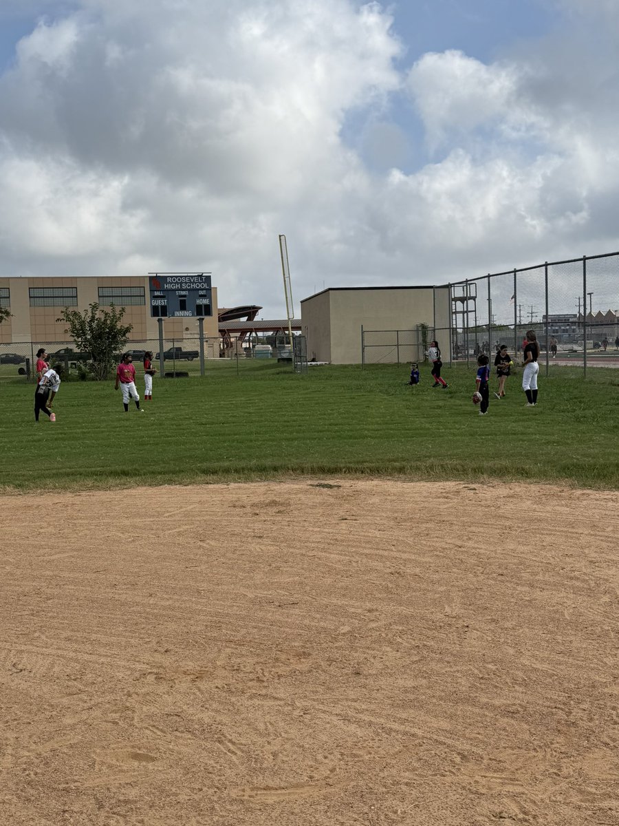 Roosevelt Softball (@trsoftball) on Twitter photo Great first day of camp!! #sTaRtsTRong #staysTRong <a href="/WeAreTRHS/">Theodore Roosevelt High School - NEISD</a> <a href="/TRRoughRiderFB/">Roosevelt Rough Riders</a> Great first day of camp!! #sTaRtsTRong #staysTRong <a href="/WeAreTRHS/">Theodore Roosevelt High School - NEISD</a> <a href="/TRRoughRiderFB/">Roosevelt Rough Riders</a>