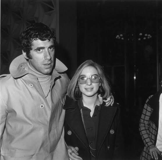 rossgellxr's tweet image. descobri agora que o ator que faz o jack geller foi casado com a barbra streisand