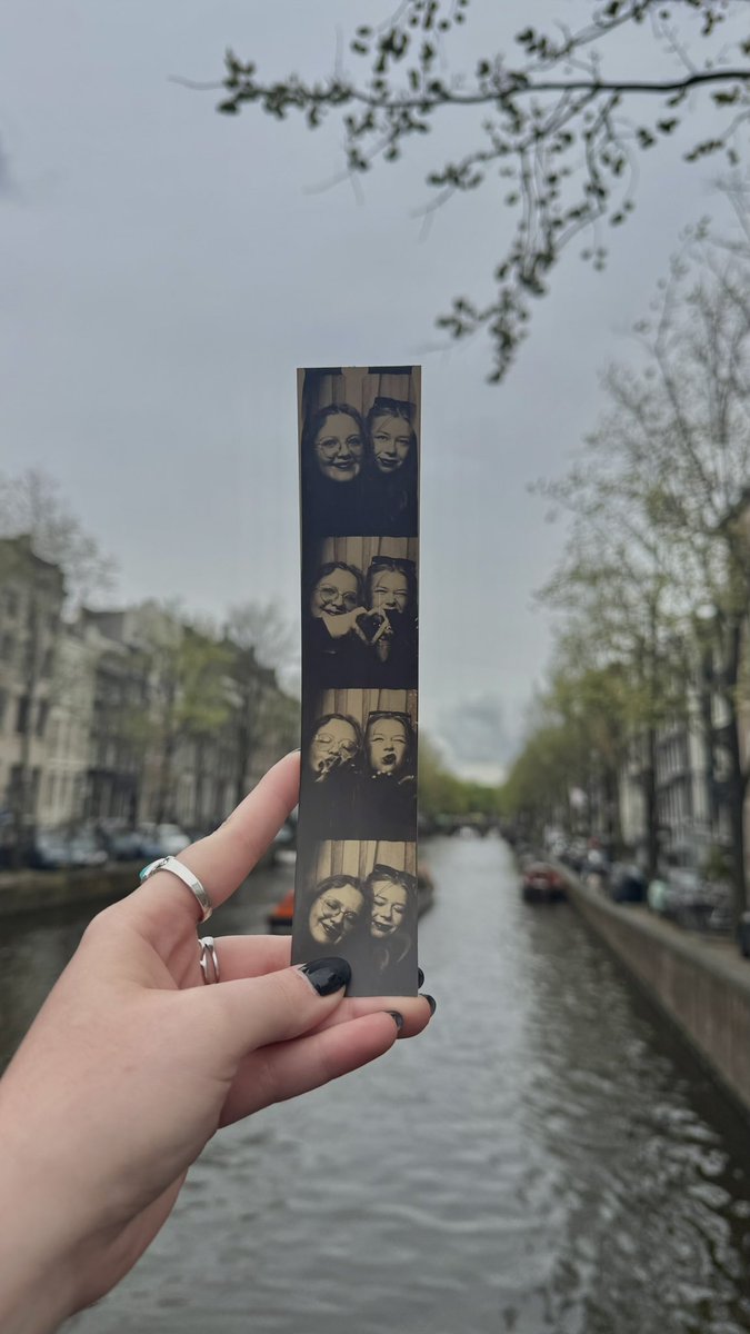 ITS INTERNACIONAL JULES DAY !!!!! i love you so much and i am so so grateful to have you in my life ! i hope you have the best day ever bc you deserve it. forever the rory to my lorelai. cheers to more concerts together and more adventures 💜