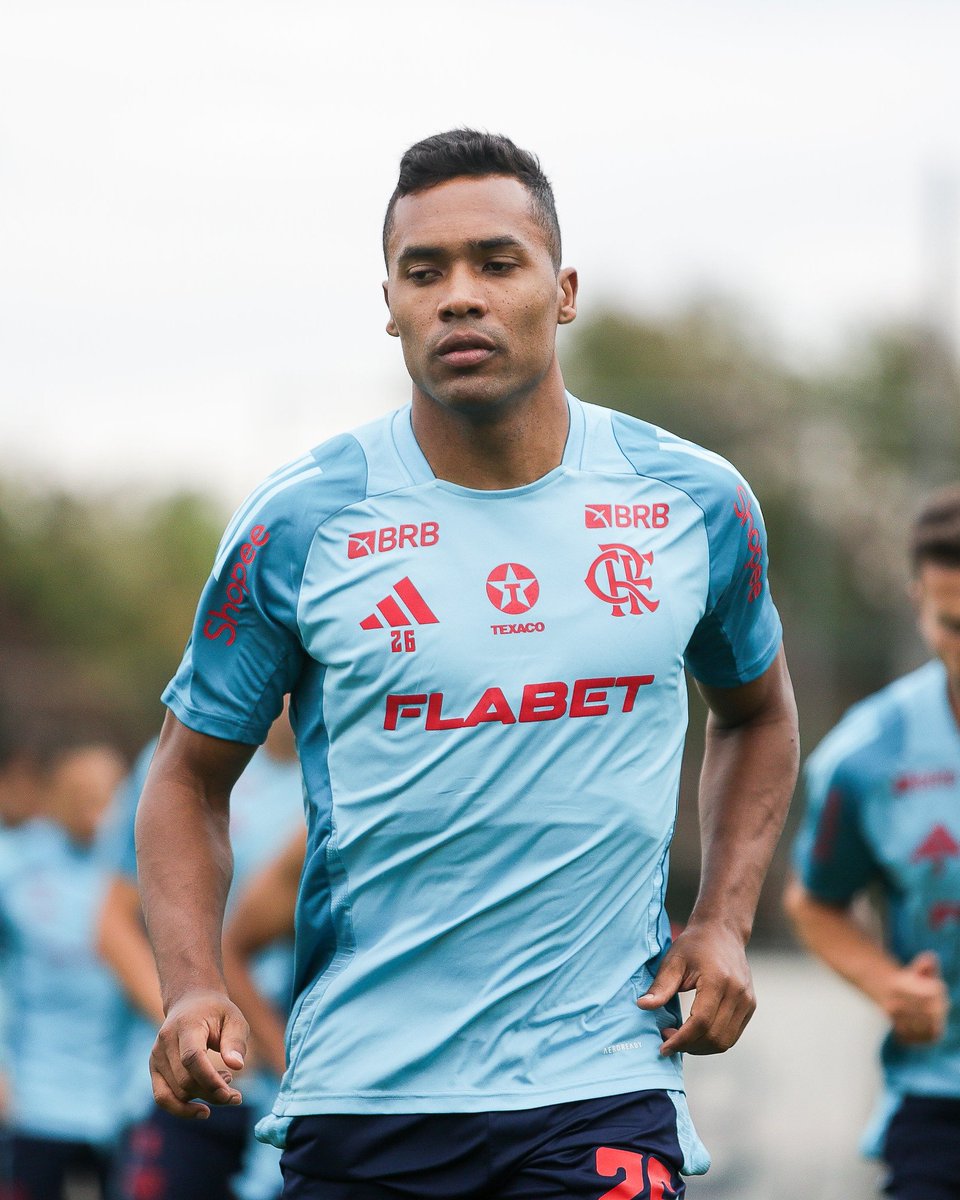sourubronegrooo's tweet image. 🚨 NOTÍCIA BOA !🚨 Alexsandro treinou normalmente com os demais companheiros no CT Ninho do Urubu e deverá  retornar a equipe na próxima quinta-feira, contra o Atlético-MG, pela Copa do Brasil