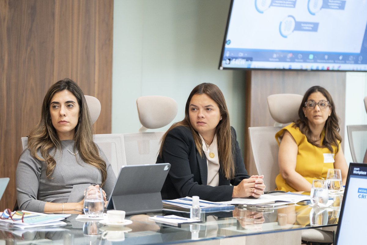 ¡Últimos detalles en marcha! El jurado de la quinta edición de #PrácticasPrometedoras se reunió para dar los toques finales al proceso de evaluación.

Con entusiasmo y sentido de responsabilidad, cada integrante aportó su mirada para asegurar una selección justa y representativa.