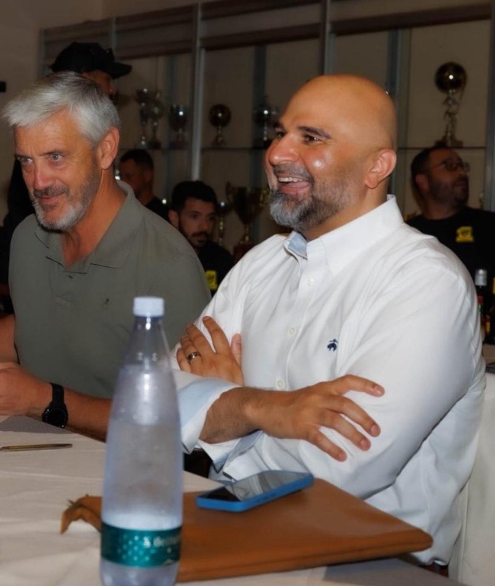 عثمان ابوبكر مالي (@othmanmali) on Twitter photo اسعد عبدالكريم .. اقف مع فهد سندي لانه رجل المرحلة!!
_________________________________
على غير المعتاد منه خرج العضو الفعال في نادي #الاتحاد الفريق اسعد عبدالكريم بتصريحات اعلامية عن الانتخابات التي ستجري في النادي، يقف فيها في صف المرشح الأكثر حظاً المهندس <a href="/FahdCynndy/">Fahd Cynndy فهد سندي</a> ويصطف مع اسعد عبدالكريم .. اقف مع فهد سندي لانه رجل المرحلة!!
_________________________________
على غير المعتاد منه خرج العضو الفعال في نادي #الاتحاد الفريق اسعد عبدالكريم بتصريحات اعلامية عن الانتخابات التي ستجري في النادي، يقف فيها في صف المرشح الأكثر حظاً المهندس <a href="/FahdCynndy/">Fahd Cynndy فهد سندي</a> ويصطف مع