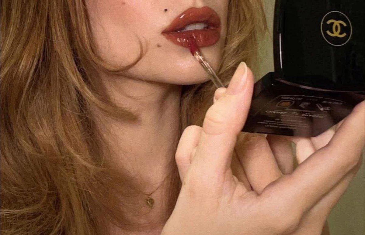 أنا الساعه ٣ الفجر والناس نايمه :