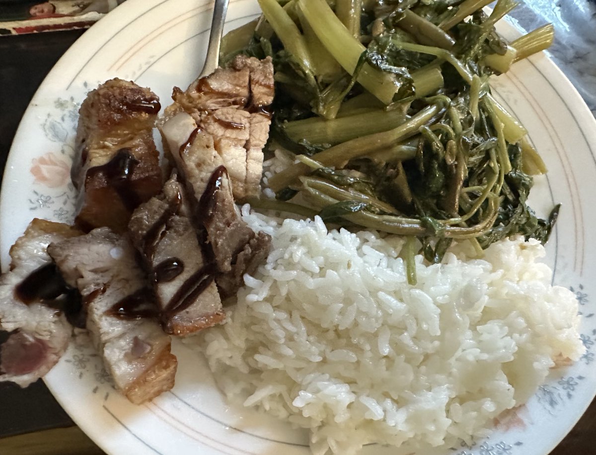 Crazesergeant's tweet image. Kufufufu~ finally tried that recipe from youtube in making roast pig in the air fryer. Only thing lacking was that one family member without telling us, is that they give away the bamboo skewers to the church.
So I couldn't poke holes deep and perfectly on the loin. Taste decent