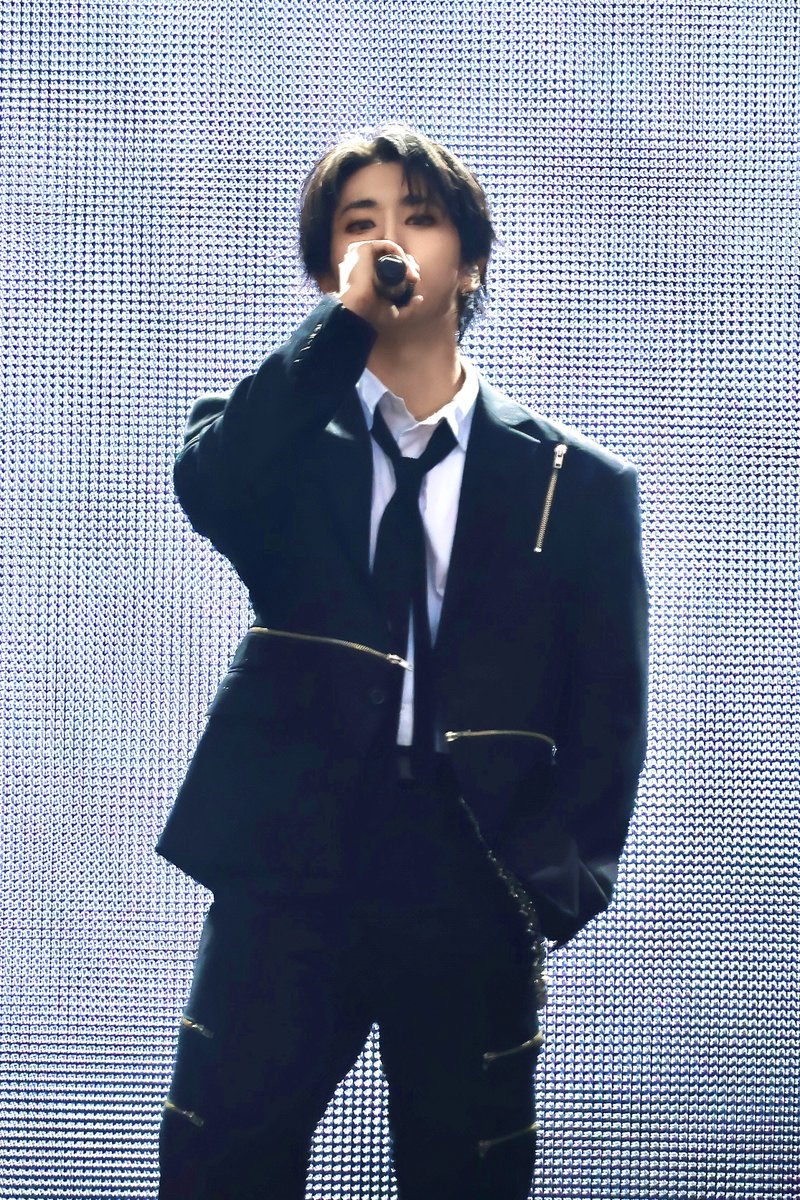 tinycrack's tweet photo. 250726 🐿️  HD
In dominATE PARIS

#StrayKids #SKZ #스트레이키즈 #스키즈
#Han #한 #한지성 https://t.co/7f5zShHpjm