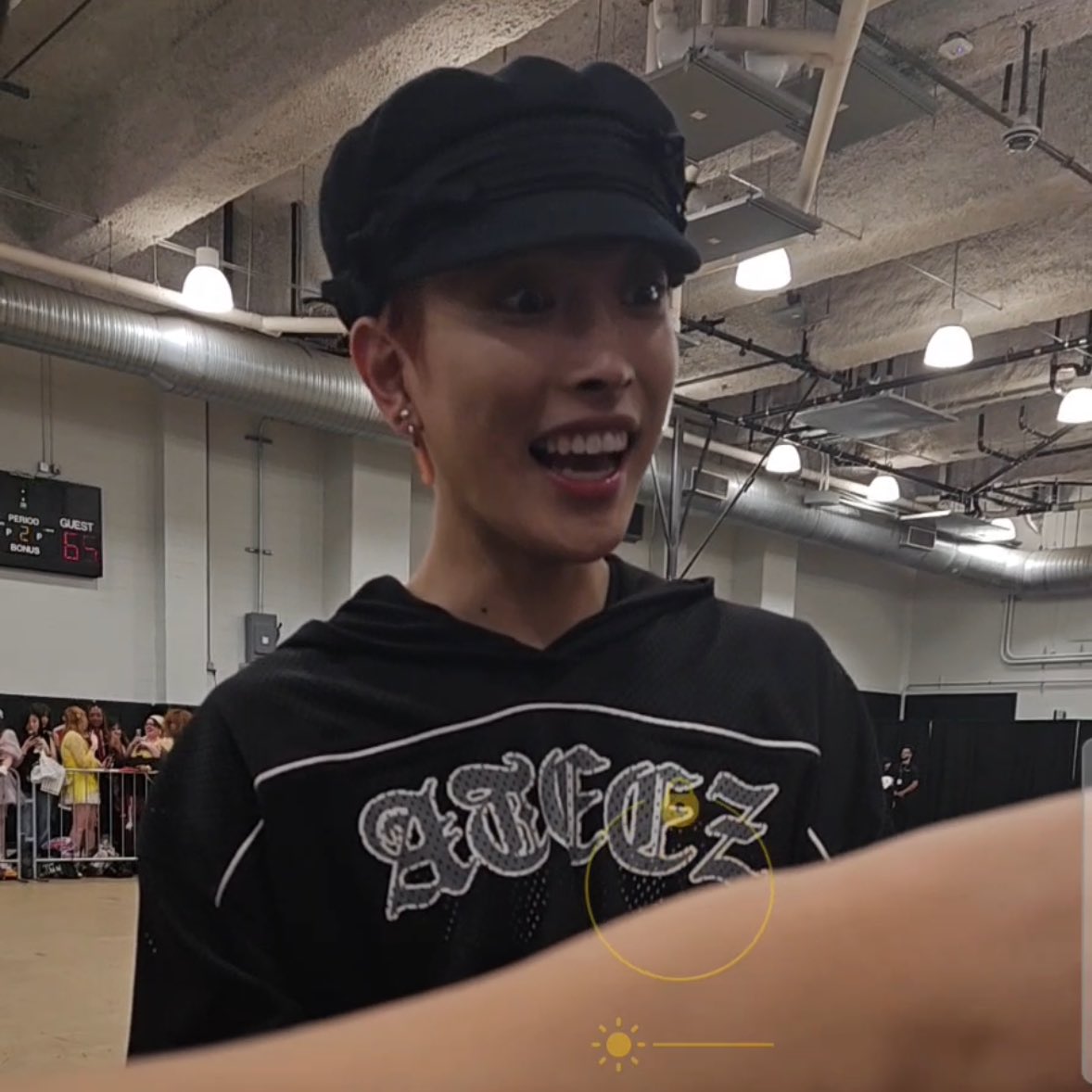 doyu_u's tweet image. going thru my bestie's sendoff pov and i want to cry at hohong looking at me ๐ญ๐ญ๐๐
