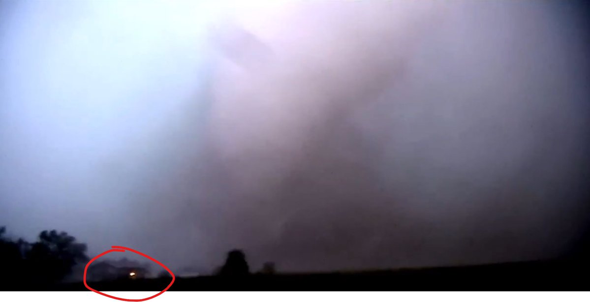 JesseWeather000's tweet image. Tornado Damage CONFIRMED:
Left: Before, Brandon Copic Stream & Google Street View
Right: Aftermath
Some images are Courtesy of Brandon Copic. Please support him at youtube.com/@brandoncopicw…
#wxtwitter #wxX #SDwx #weather #tornado