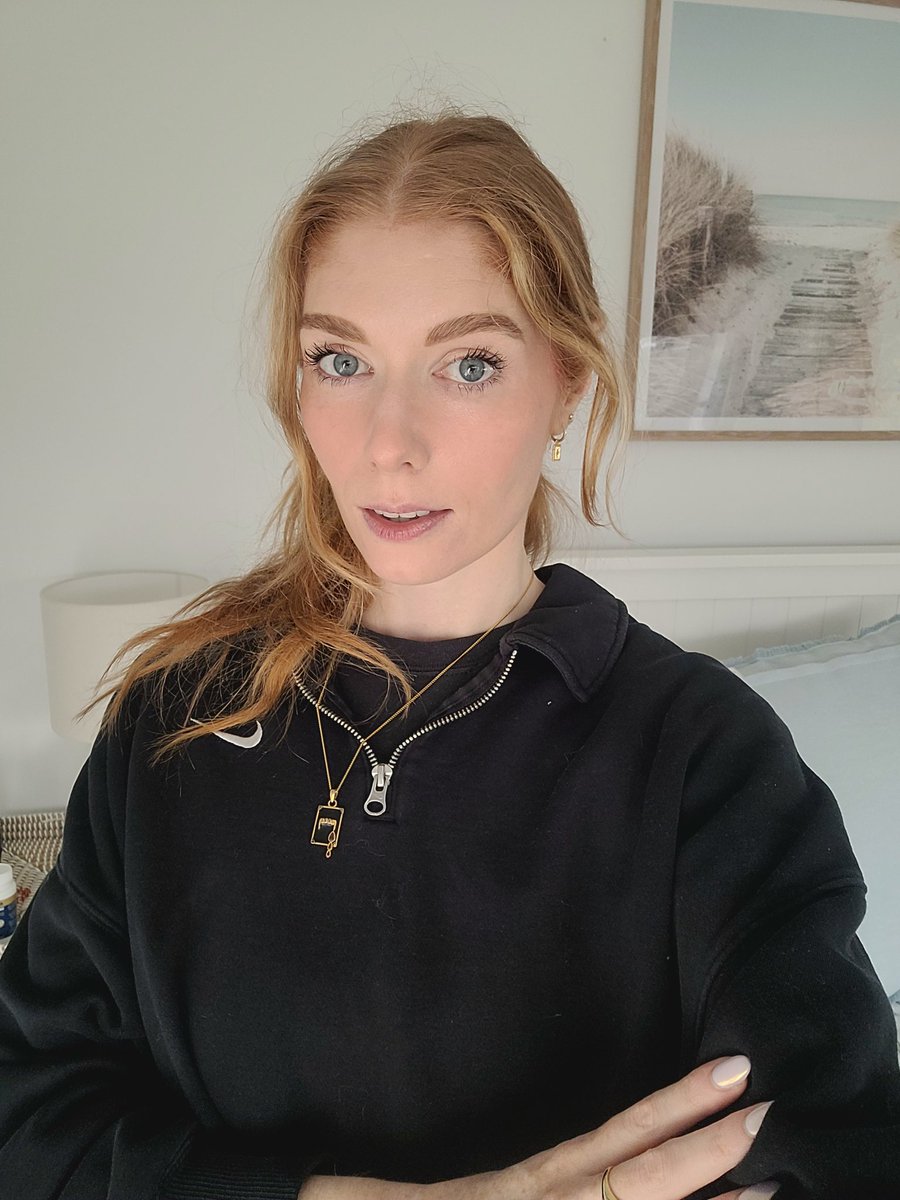Putting on the make up! Streaming. Last day of Date Everything! Let's do this. twitch.tv/emmzyplays