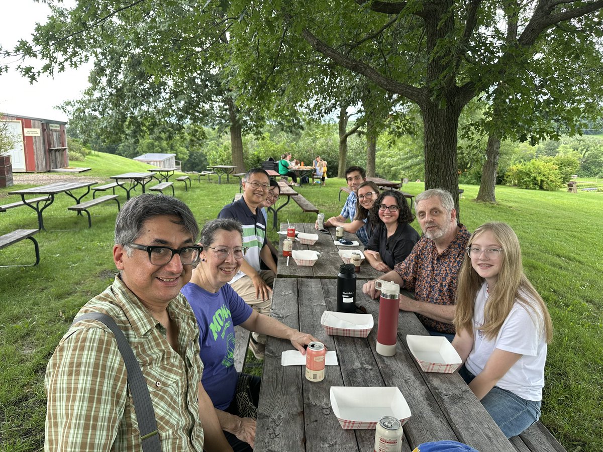 AlbertErives's tweet image. "Dinner at the Devonian" Table for Techers Iowa edition was a blast! Thanks all for attending! #CaltechAlumni @caltechalumni